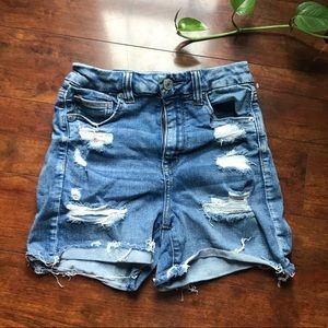 American eagle curvy hi rise shortie w/ rips